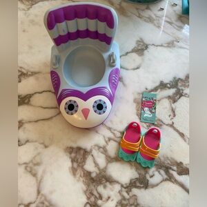 American Girl Wellie Wishers Make Tracks Owl Sled & Snowshoes For 14.5" Dolls